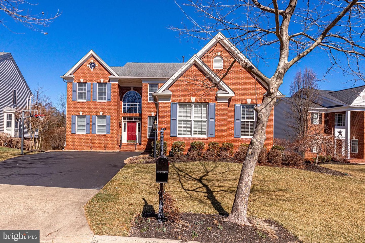 15712 Rothschild Ct, Haymarket, VA 20169 | Redfin
