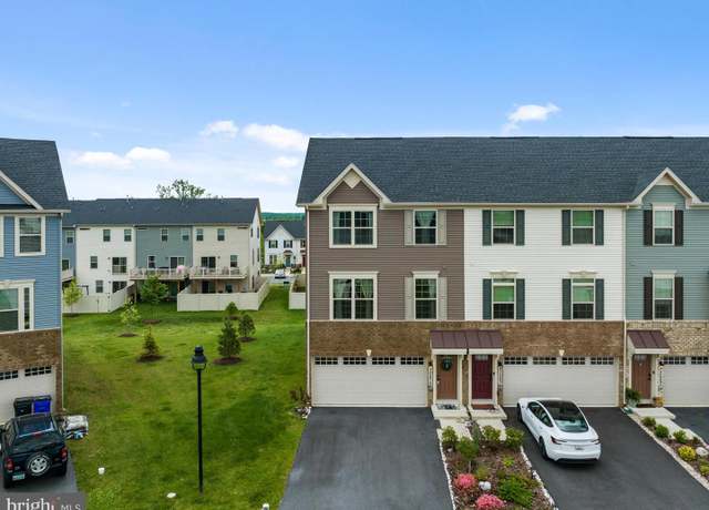 Property at 10678 Brewerton Ln, New Market, MD 21774, 3 beds, 3 baths