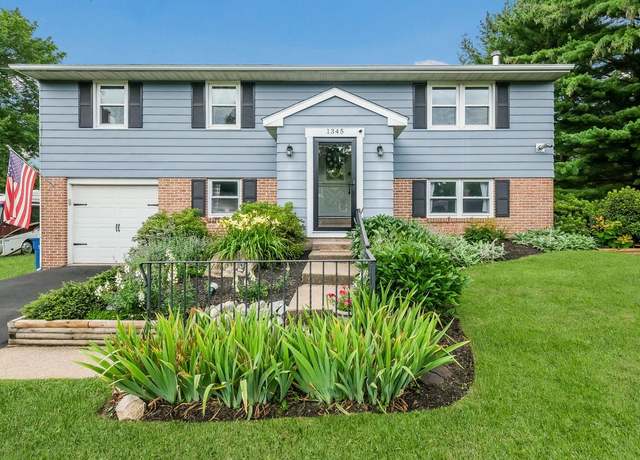 Property at 1345 Meadow Ln, Perkasie, PA 18944, 4 beds, 2.5 baths