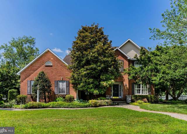 Property at 5960 Huntington Cmns, Enola, PA 17025, 4 beds, 2.5 baths