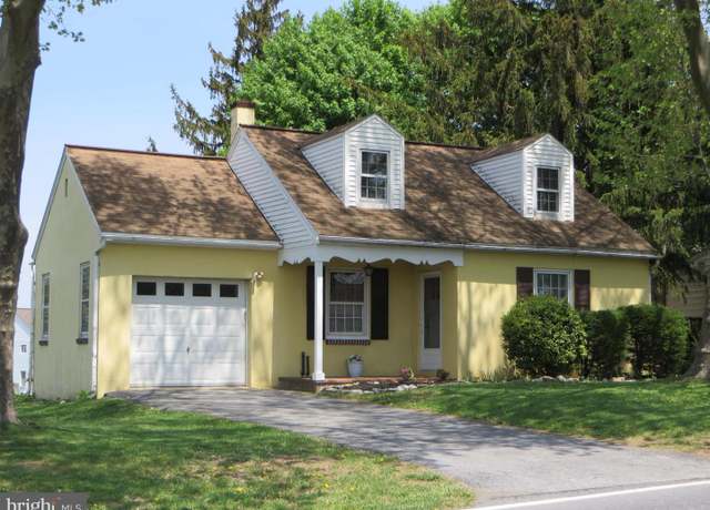 Property at 109 Chestnut St, Lititz, PA 17543, 2 beds, 1 bath