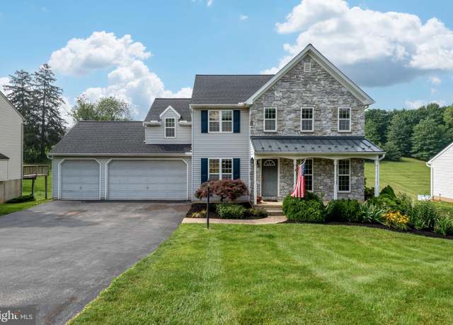 Property at 11 Parkview Dr, Seven Valleys, PA 17360, 4 beds, 2.5 baths