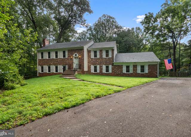 Property at 5937 Wickie Ct, Warrenton, VA 20187, 4 beds, 3 baths