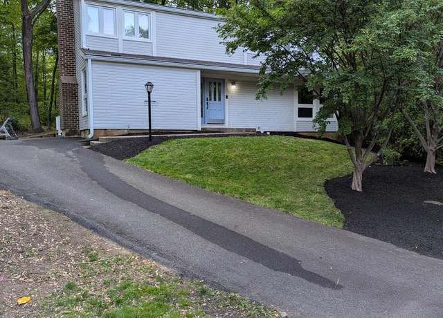 Property at 11234 Hunting Horn Ln, Reston, VA 20191, 4 beds, 2.5 baths