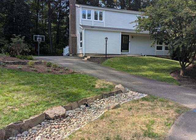 Property at 11234 Hunting Horn Ln, Reston, VA 20191, 4 beds, 2.5 baths