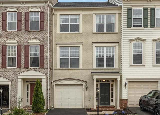Property at 43257 Sunderleigh Sq, Broadlands, VA 20148, 4 beds, 3.5 baths