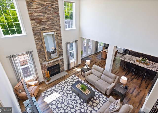 Property at 15019 Lynnford Ct, Waterford, VA 20197, 4 beds, 4.5 baths