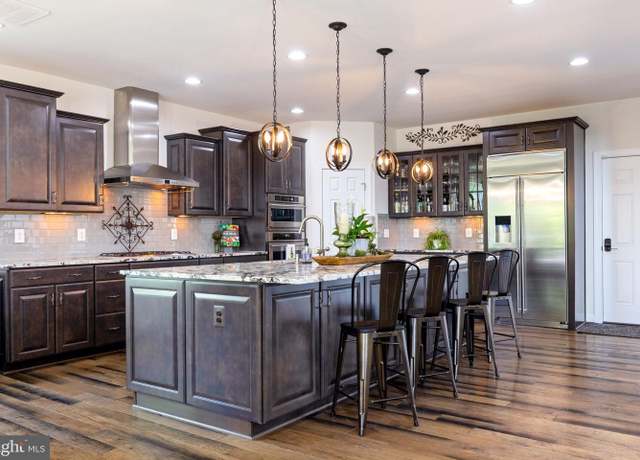 Property at 15019 Lynnford Ct, Waterford, VA 20197, 4 beds, 4.5 baths