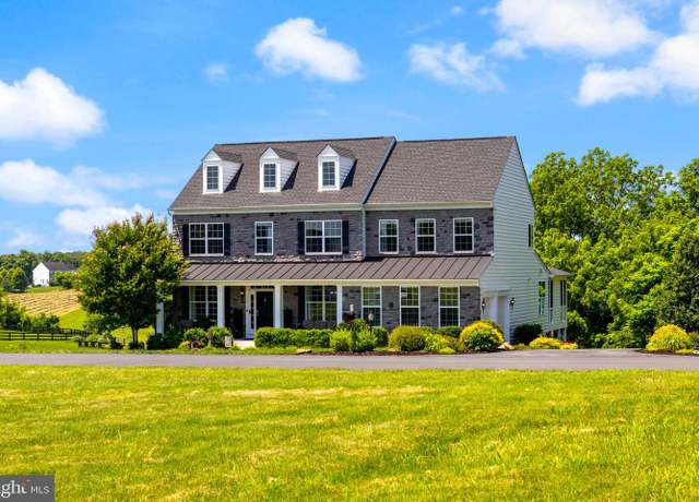 Property at 15019 Lynnford Ct, Waterford, VA 20197, 4 beds, 4.5 baths