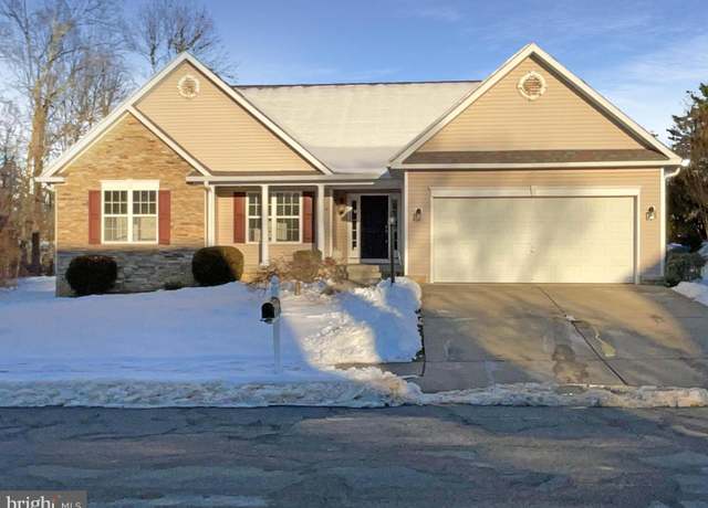 Property at 46 Hunton Dr, Fredericksburg, VA 22405, 3 beds, 2 baths