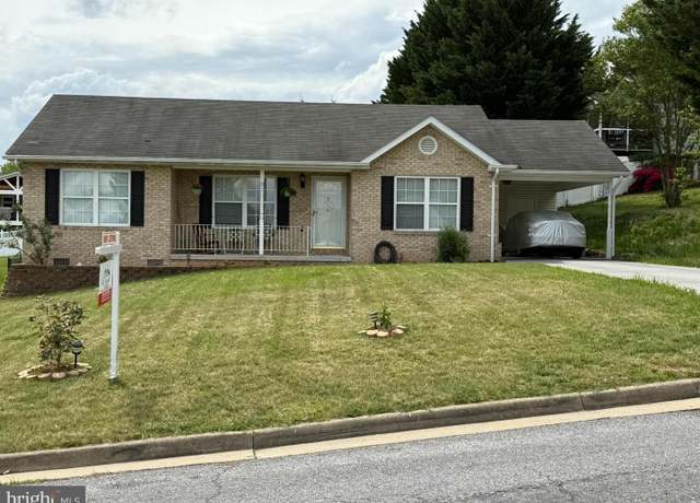 Property at 1175 Brook Ct, Front Royal, VA 22630, 3 beds, 2 baths