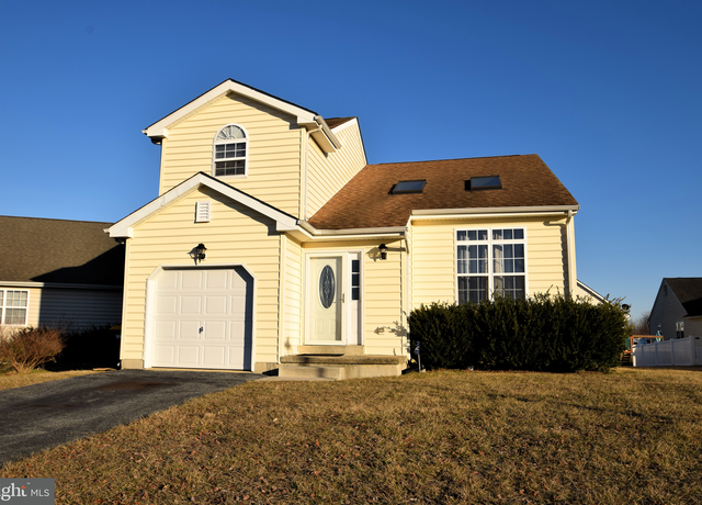Property at 35 Liborio Ln, Smyrna, DE 19977, 3 beds, 2.5 baths