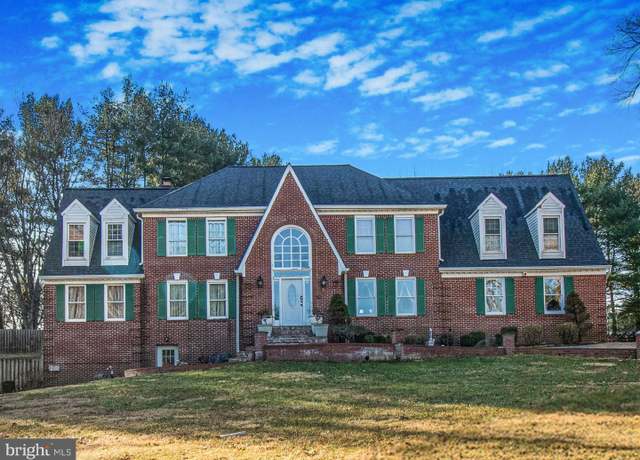 Property at 8632 Stableview Ct, Gaithersburg, MD 20882, 6 beds, 4.5 baths