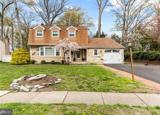 Property at 1934 Birchwood Park Dr N, Cherry Hill, NJ 08003, 4 beds, 2.5 baths