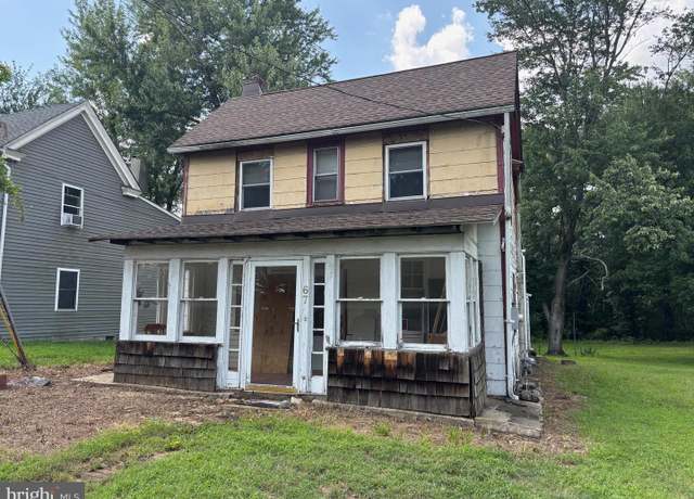 Property at 67 Somerdale Rd, Blackwood, NJ 08012, 2 beds, 1 bath