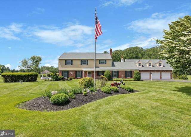 Property at 7 Taylor Ln, Doylestown, PA 18902, 4 beds, 2.5 baths