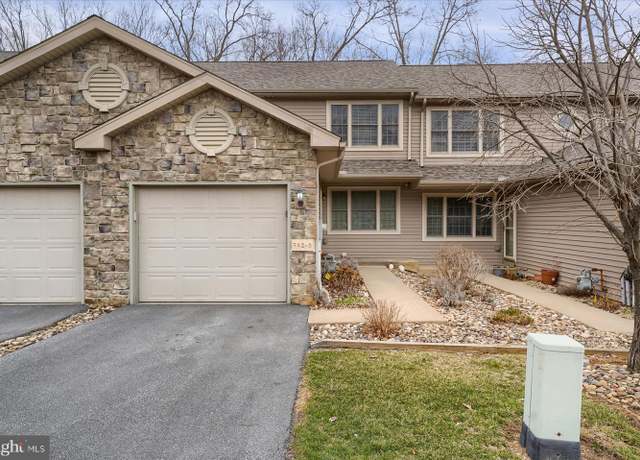 Property at 642 Oakwood Ave Unit D, State College, PA 16803, 4 beds, 3.5 baths
