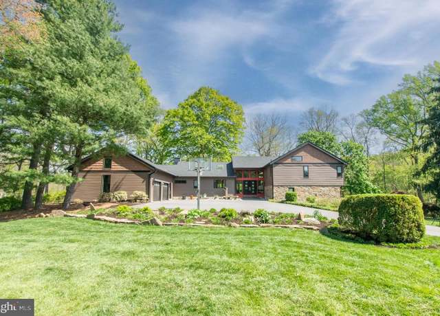 Property at 910 Roundelay Ln, West Chester, PA 19382, 4 beds, 2.5 baths