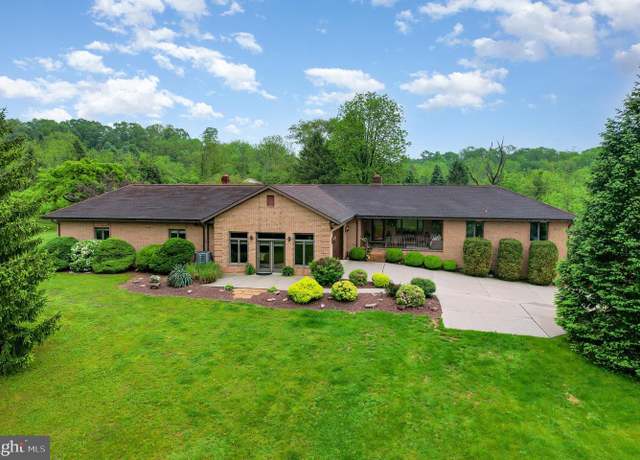 Property at 825 Compton Dr, Harrisburg, PA 17112, 4 beds, 4 baths