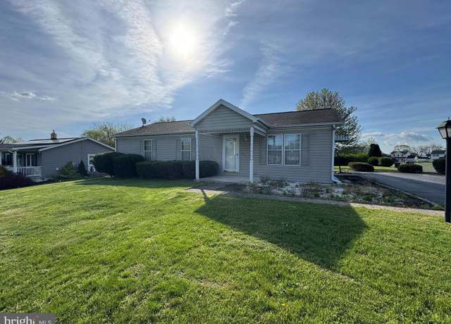 Property at 44 Sunset Ave, Chambersburg, PA 17202, 3 beds, 2 baths