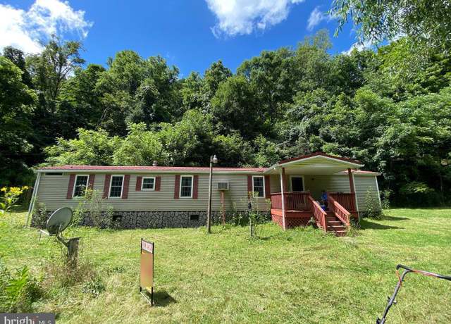 Property at 403 Fox Run Rd, Mount Morris, PA 15349, 2 beds, 2 baths