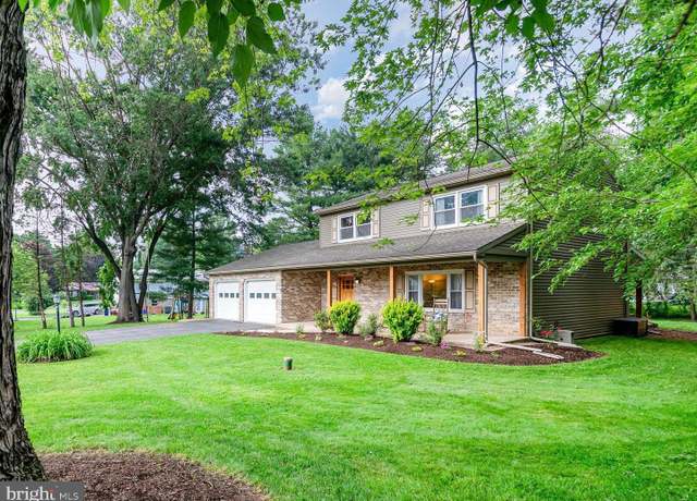 Property at 2 Ashley Dr, Dillsburg, PA 17019, 3 beds, 2.5 baths