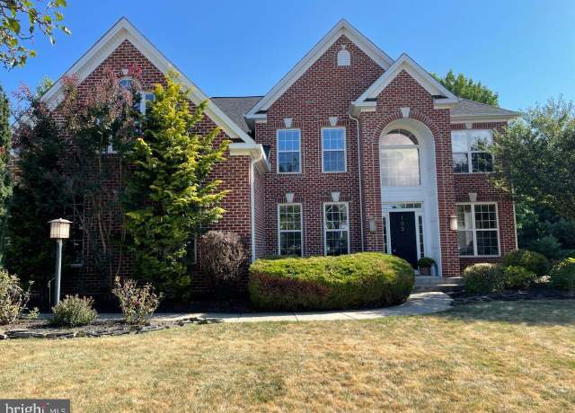 Property at 105 Pimlico Dr, Dillsburg, PA 17019, 4 beds, 2.5 baths