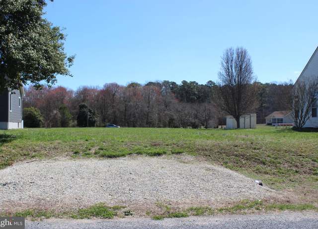 Property at 185 Yardarm Dr, Greenbackville, VA 23356