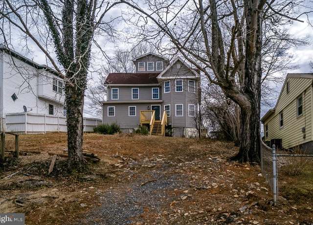 Property at 413 N Randolph St St, Lexington, VA 24450, 5 beds, 2 baths