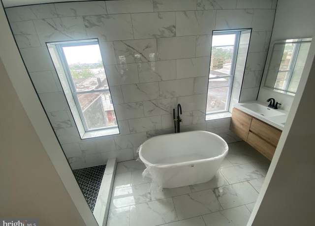 Property at 2611 E Preston St, Baltimore, MD 21213, 5 beds, 4.5 baths