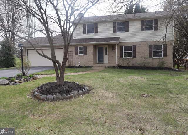 Property at 2013 Maplewood Dr, Hagerstown, MD 21740, 4 beds, 2.5 baths