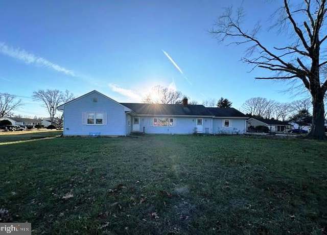 Property at 81 Cranbrook, Hamilton, NJ 08690, 3 beds, 1.5 baths