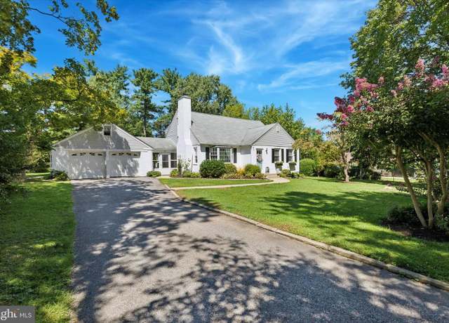 Property at 510 Concord Rd, Broomall, PA 19008, 5 beds, 2.5 baths