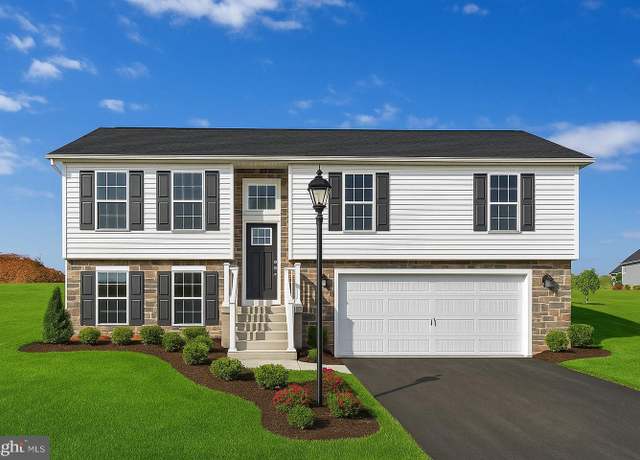 Property at 1656 Falcon Ln #242, Chambersburg, PA 17202, 3 beds, 2 baths