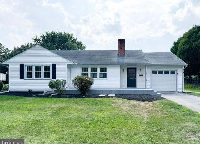 Property at 324 Highlawn Ave, Elizabethtown, PA 17022, 2 beds, 1 bath