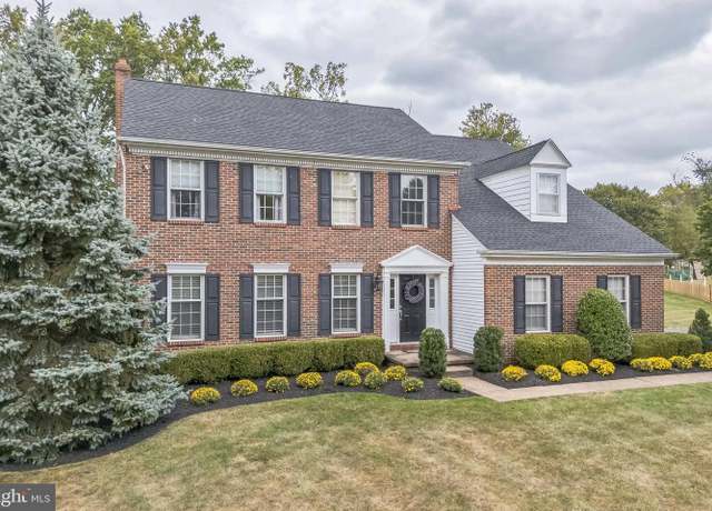 Property at 1015 Oak Ridge Dr, Blue Bell, PA 19422, 4 beds, 2.5 baths