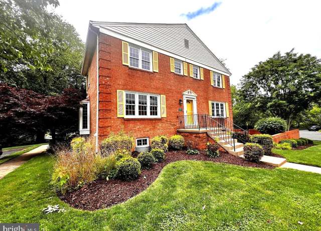 Property at 6572 Flagmaker Ct, Falls Church, VA 22042, 4 beds, 3.5 baths