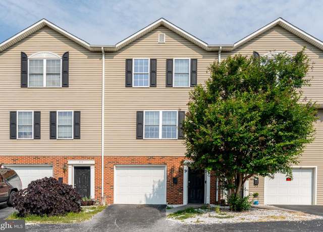 Property at 417 Maryland Ave, Shenandoah, VA 22849, 3 beds, 2.5 baths