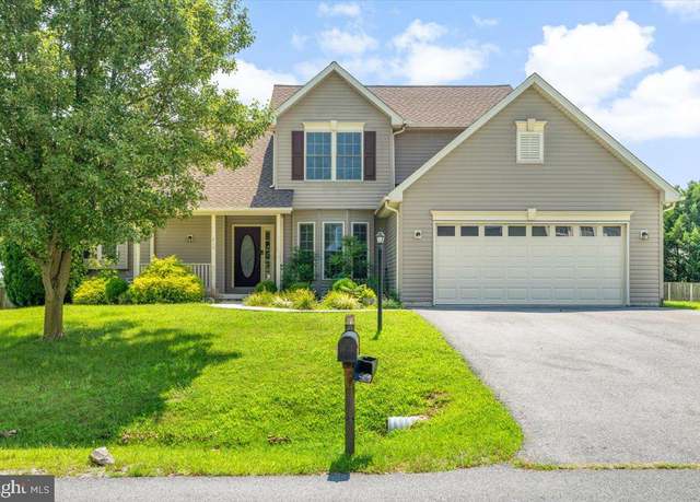 Property at 213 Creighton Ct, Martinsburg, WV 25404, 3 beds, 2.5 baths