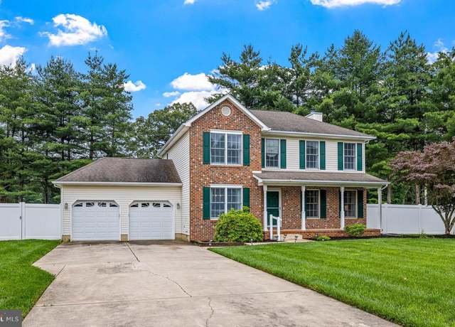 Property at 7 Pin Oak Dr, Dover, DE 19904, 3 beds, 2.5 baths