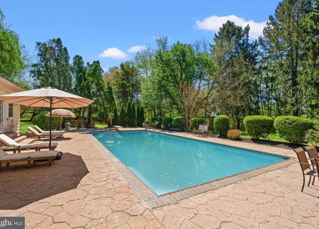 Property at 13504 Darnestown Rd, Gaithersburg, MD 20878, 3 beds, 4.5 baths