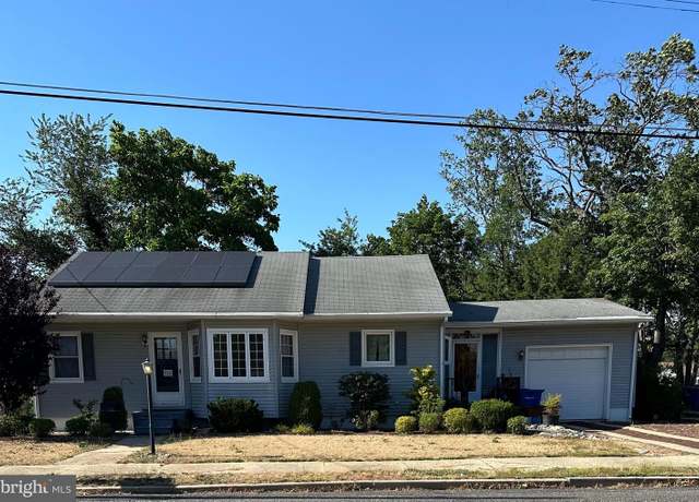 Property at 902 E St, Millville, NJ 08332, 3 beds, 1 bath