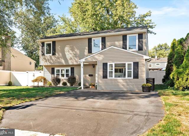 Property at 44 Livingston Dr, Hamilton, NJ 08619, 4 beds, 2 baths