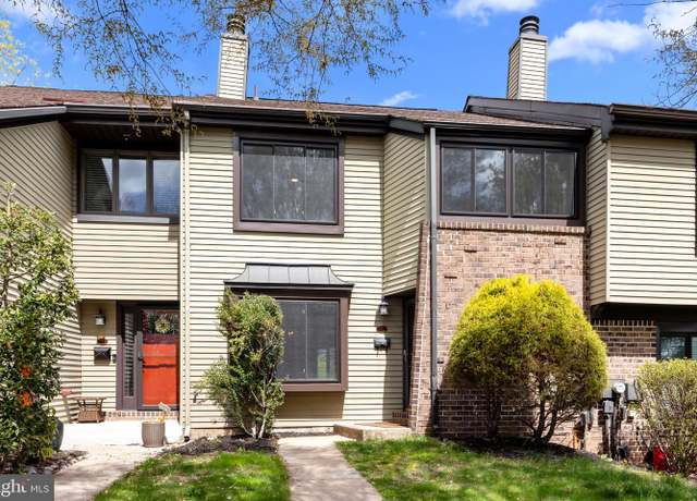 Property at 3 Bennington Pl, Newtown, PA 18940, 3 beds, 2.5 baths