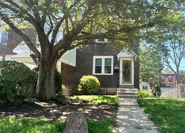 Property at 242 Gramercy Dr, Clifton Heights, PA 19018, 3 beds, 2 baths