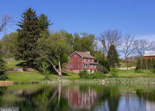 Property at 420 Mellinger Dr, Dallastown, PA 17313, 5 beds, 2 baths