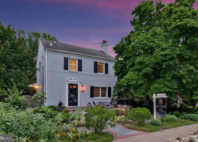 Property at 917 26th St S, Arlington, VA 22202, 3 beds, 2.5 baths