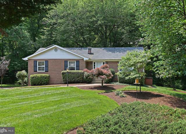 Property at 3142 Searsmont Pl, Herndon, VA 20171, 3 beds, 2.5 baths