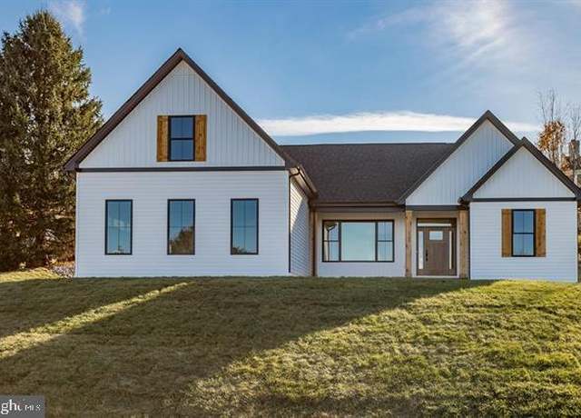 Property at 123 Willow Dr, Dayton, VA 22821, 4 beds, 3 baths