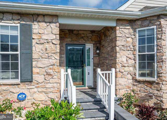 Property at 3 Hathaway Ct, New Castle, DE 19720, 5 beds, 3.5 baths